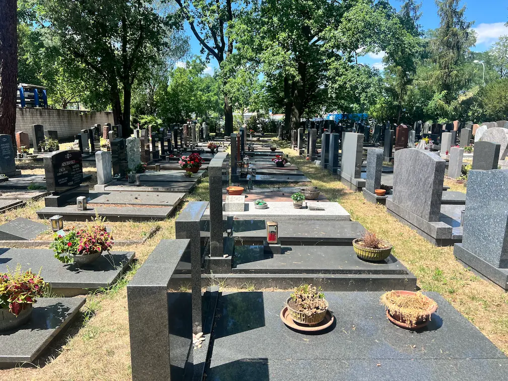 Neuer Friedhof Offenbach Hauptgebäude und Parkanlage